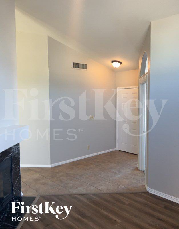 5877 Cherry Falls Ct - Photo 4 of 14