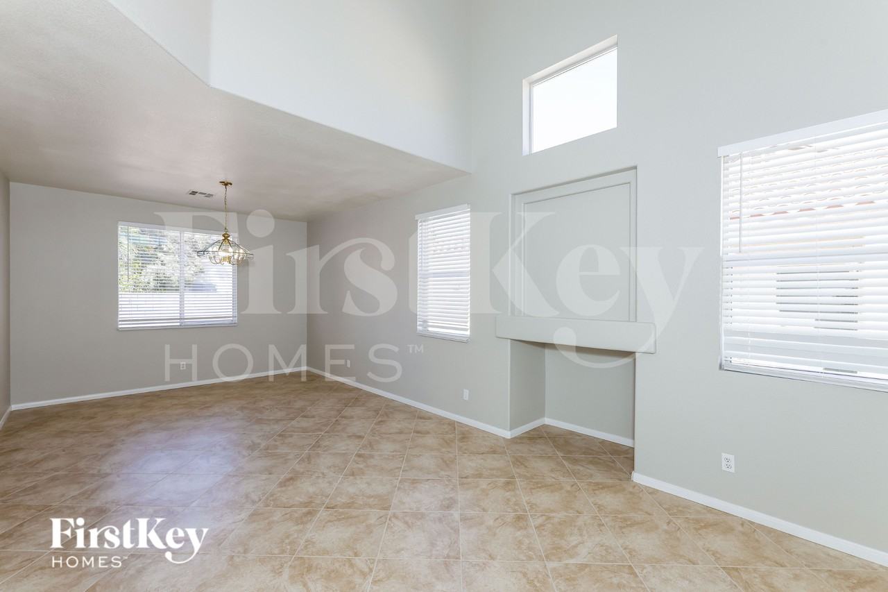 120 Beaver Falls Ave - Photo 3 of 19