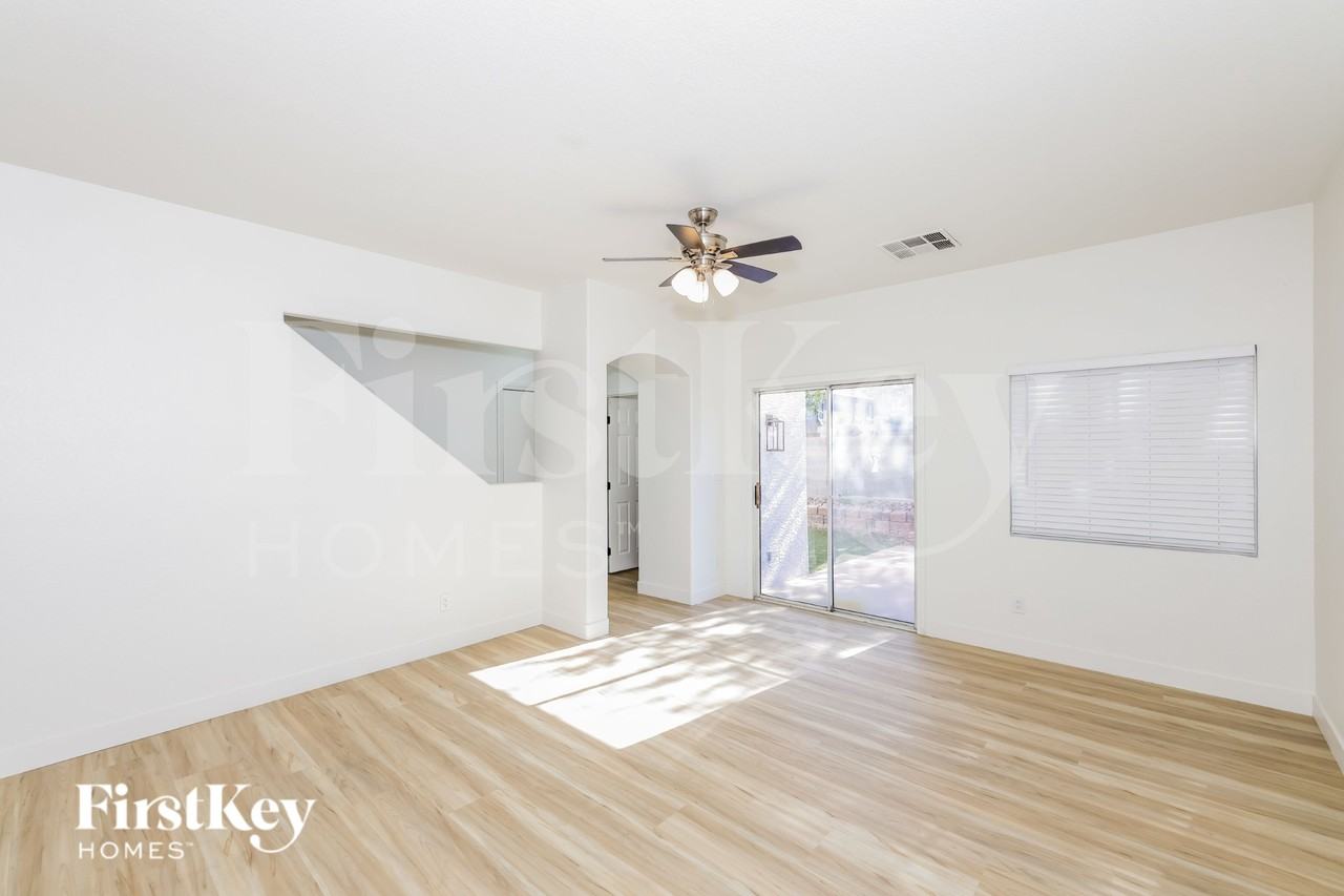 5980 Gentleslope St - Photo 3 of 19