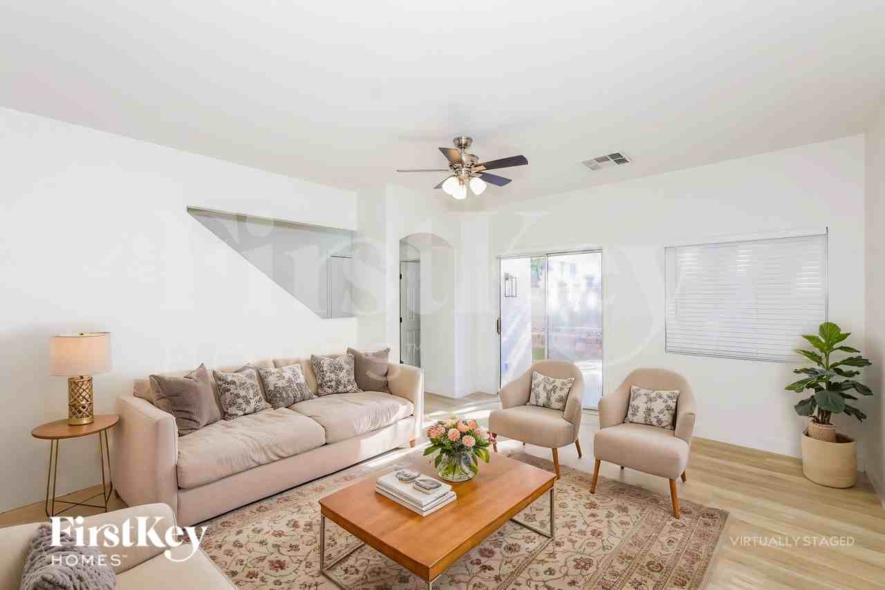 5980 Gentleslope St - Photo 4 of 19