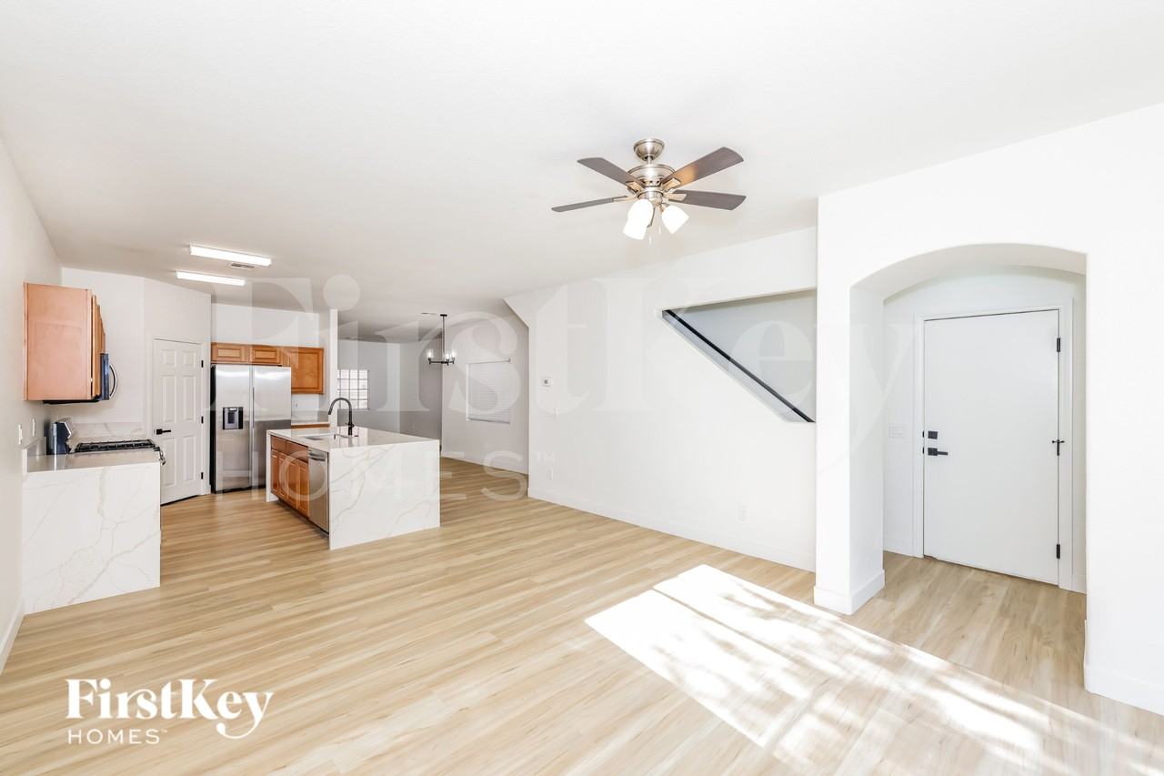 5980 Gentleslope St - Photo 5 of 19