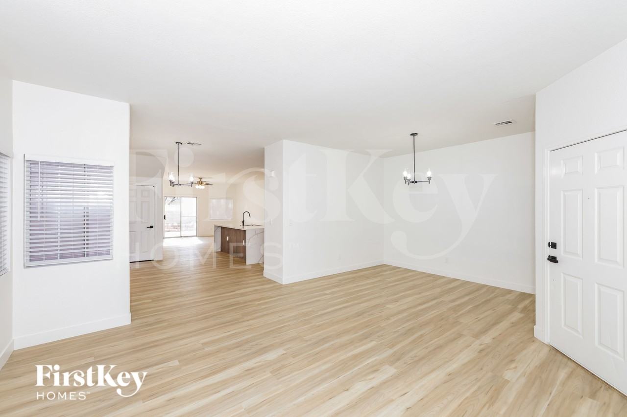 5980 Gentleslope St - Photo 6 of 19