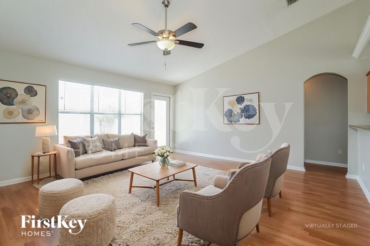 2996 Majestic Oaks Ln - Photo 5 of 20