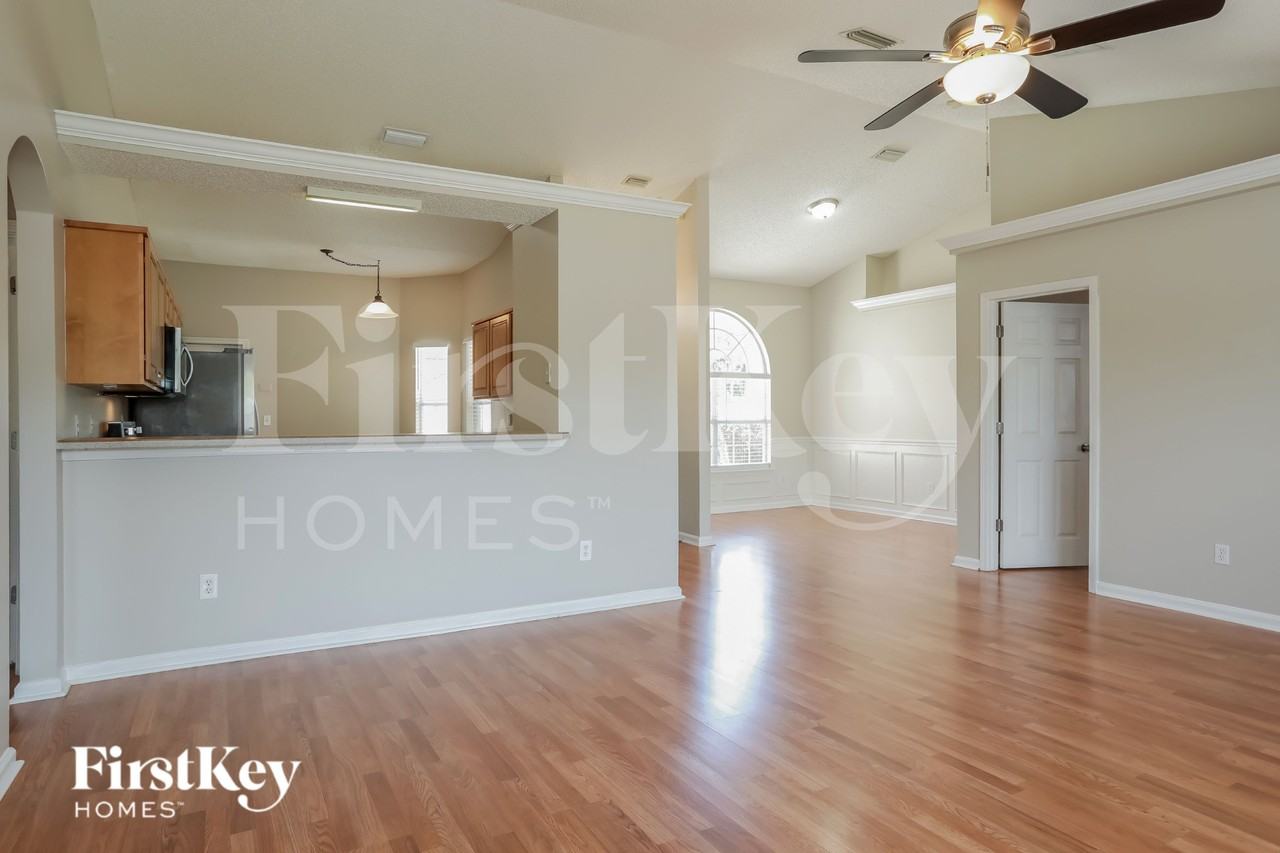 2996 Majestic Oaks Ln - Photo 6 of 20