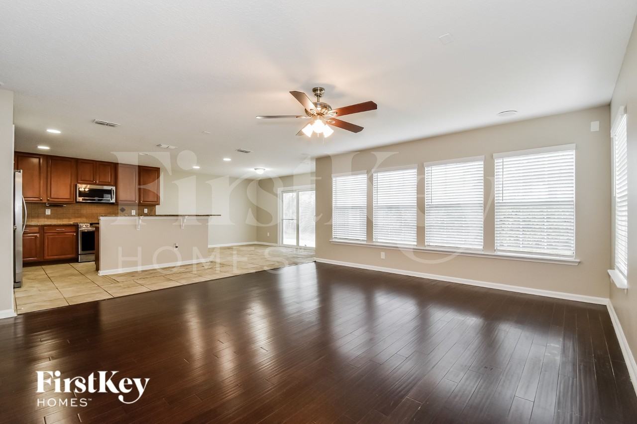 3889 Marsh Bluff Dr - Photo 3 of 15