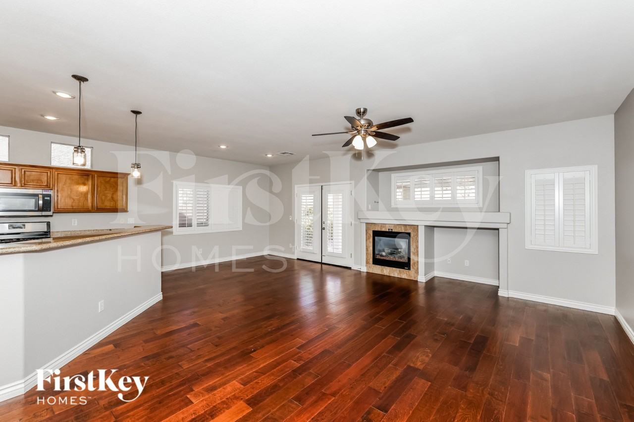 10564 Bardilino St - Photo 3 of 19