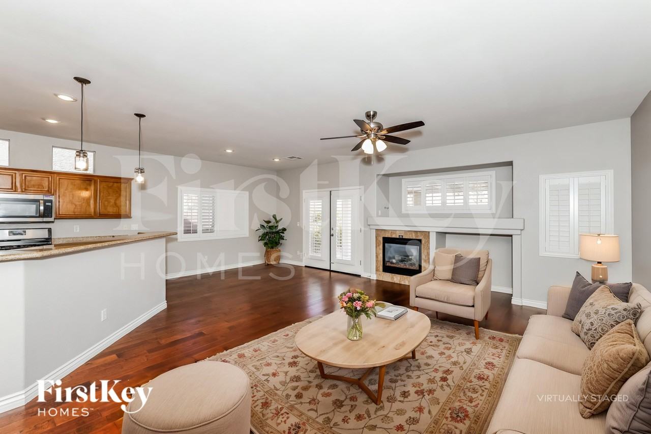 10564 Bardilino St - Photo 4 of 19