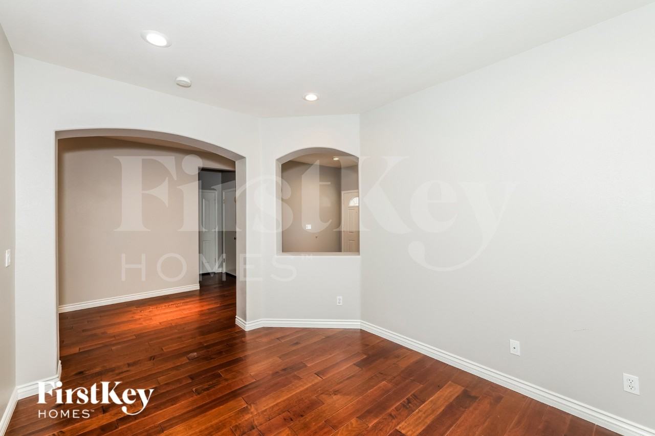 10564 Bardilino St - Photo 7 of 19