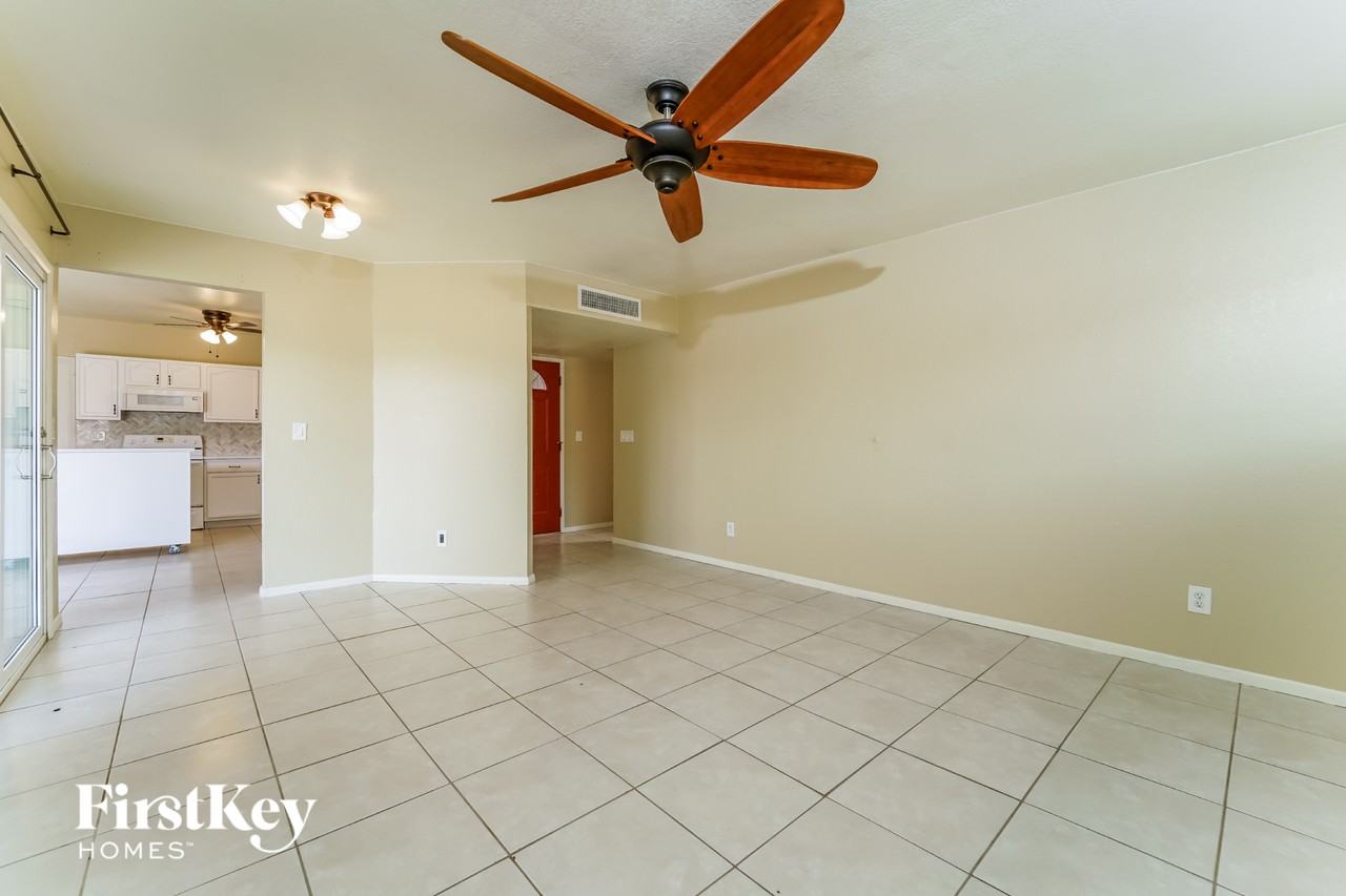 6718 N Positano Way - Photo 3 of 15