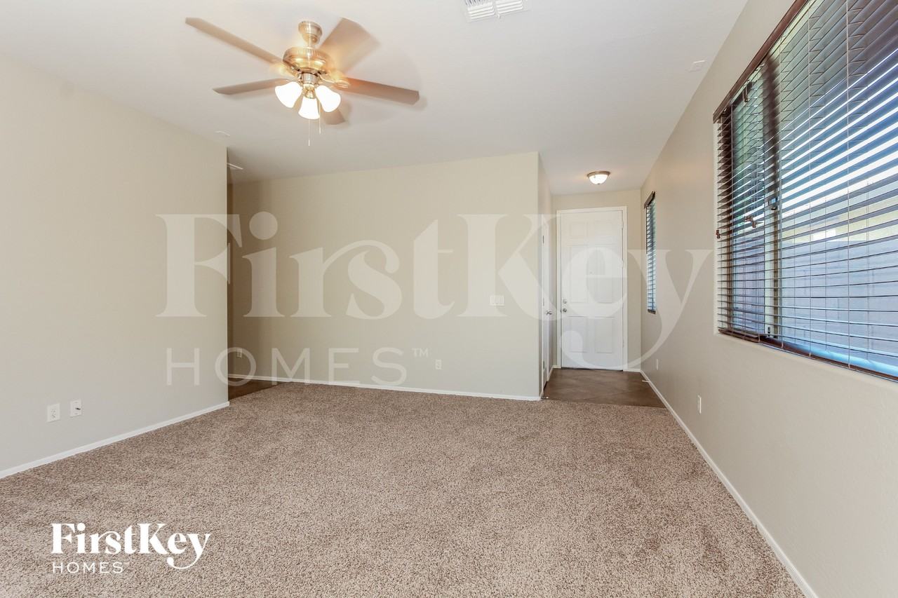 6920 W Harwell Rd - Photo 4 of 16