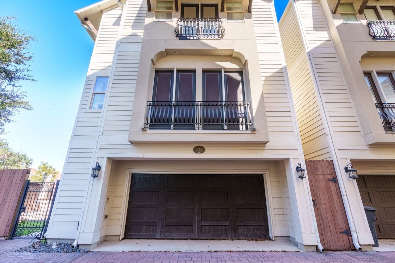225 Knox St - Photo 2 of 26