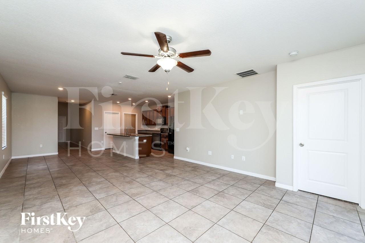 138 Cascade Bend Dr - Photo 2 of 20