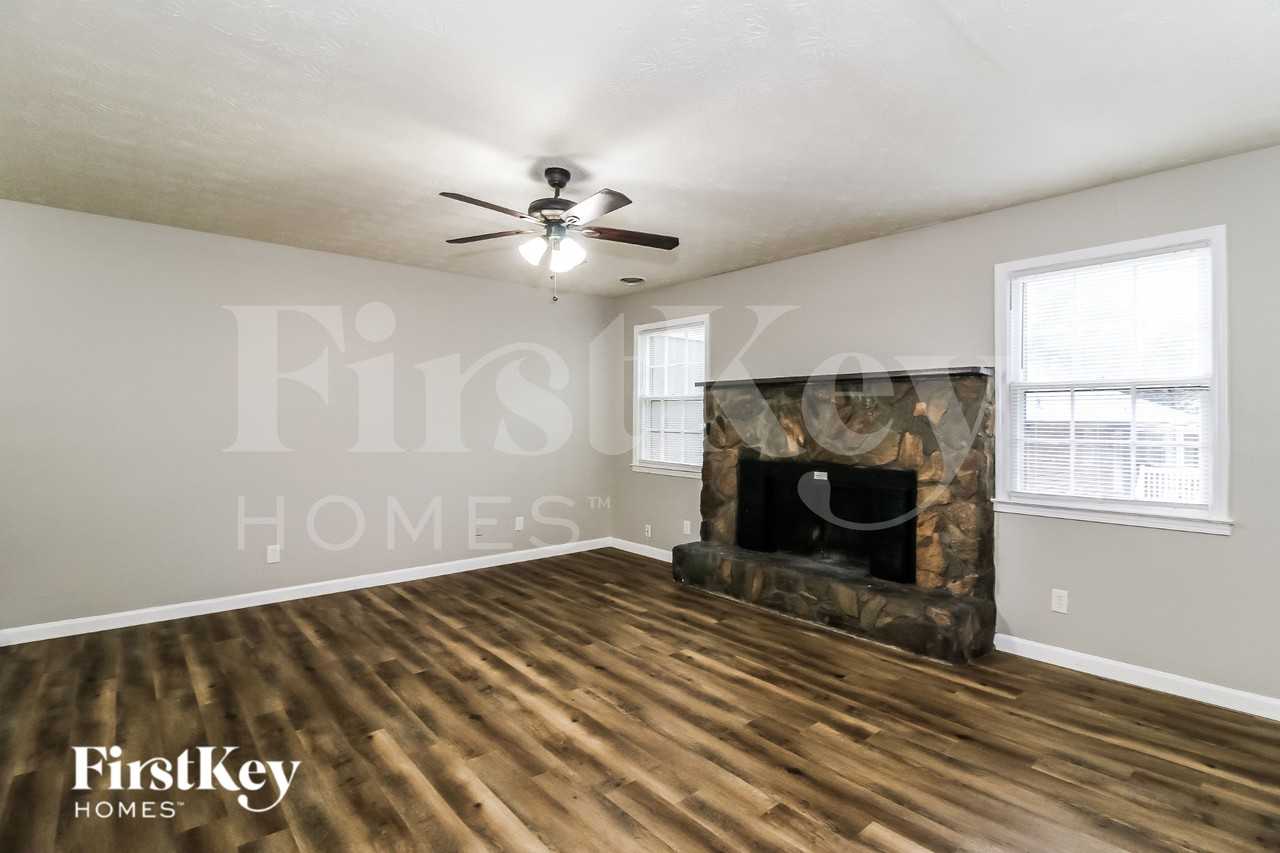 165 Fireside Way - Photo 3 of 19