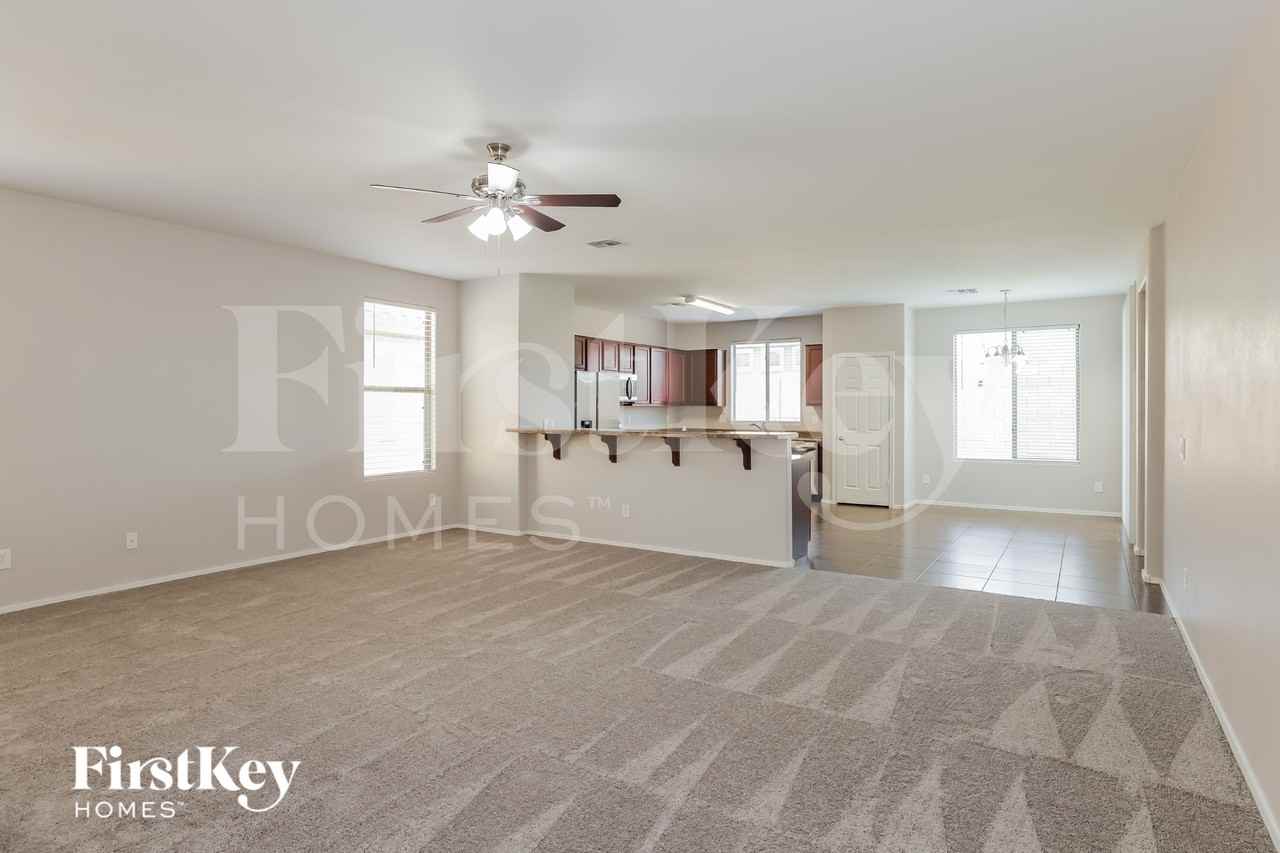 5230 W Cochise Dr - Photo 3 of 15