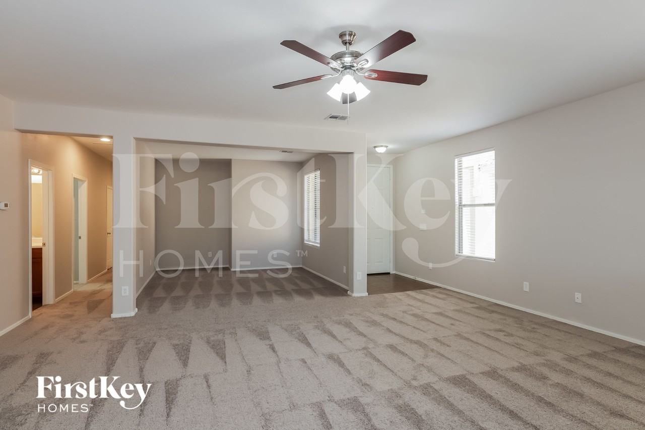 5230 W Cochise Dr - Photo 4 of 15