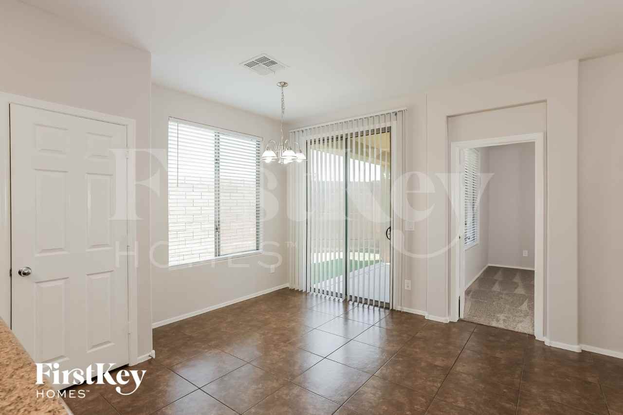5230 W Cochise Dr - Photo 5 of 15