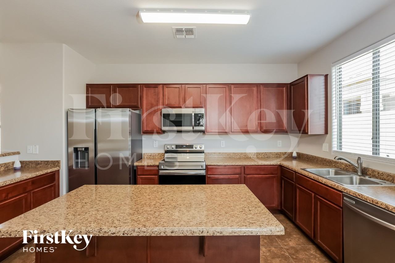 5230 W Cochise Dr - Photo 6 of 15