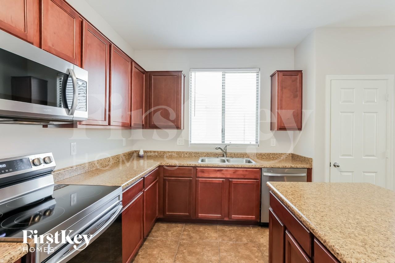 5230 W Cochise Dr - Photo 7 of 15