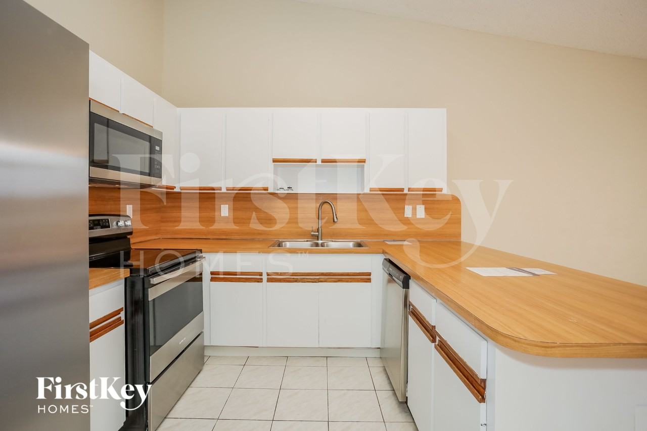 14979 Sw 63rd St - Photo 7 of 15