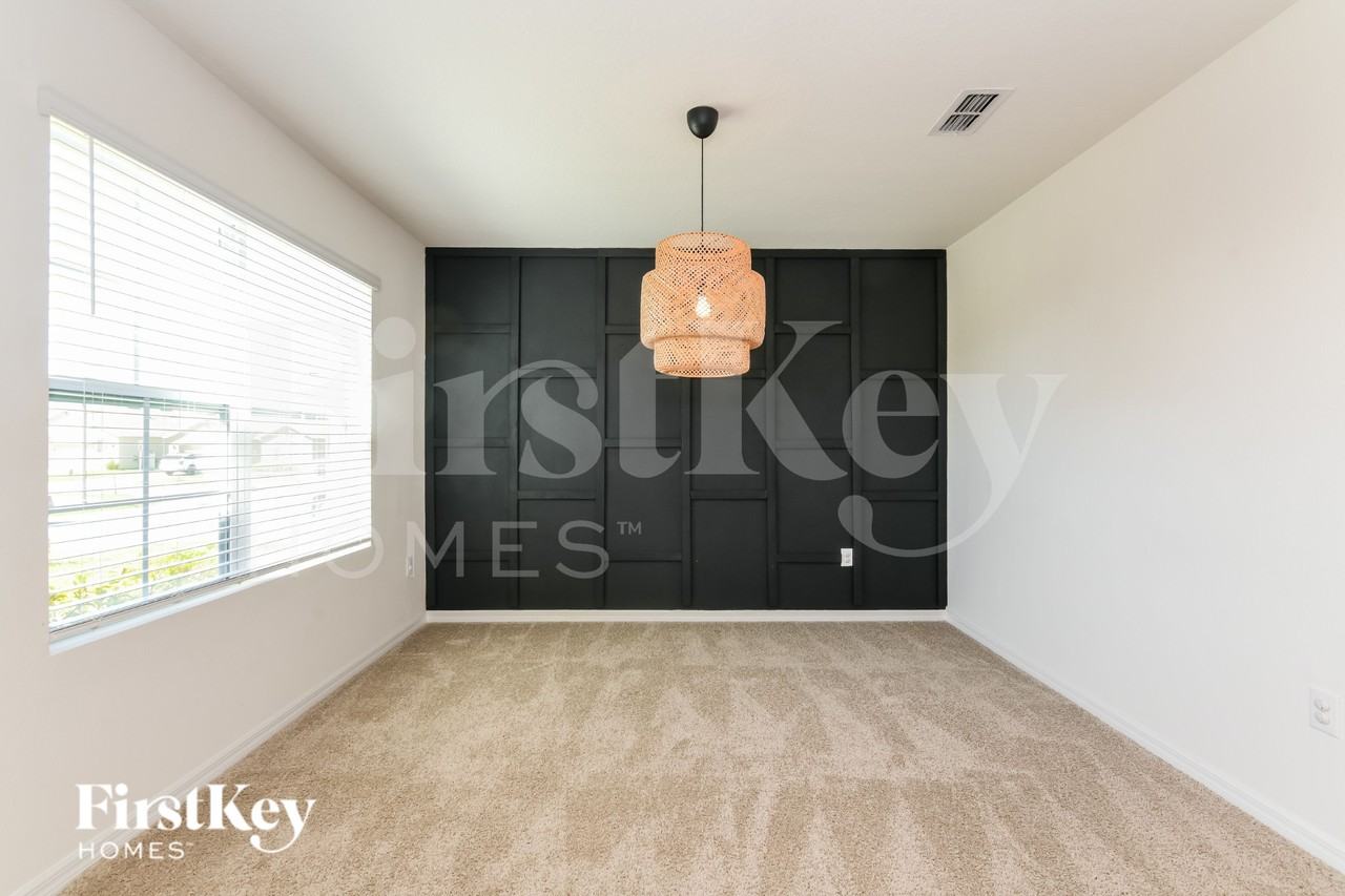 3345 Wellborn Dr - Photo 5 of 15