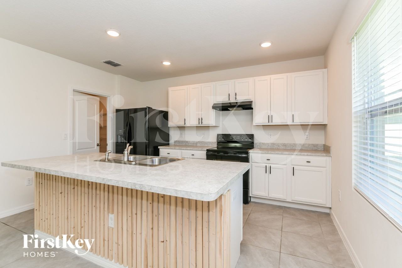 3345 Wellborn Dr - Photo 6 of 15