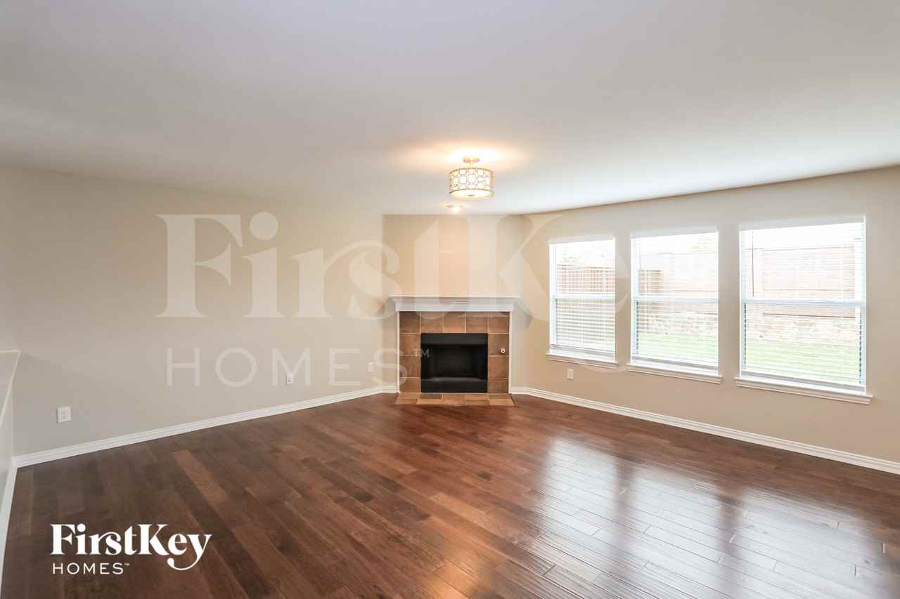 1809 Turtledove Dr - Photo 2 of 15