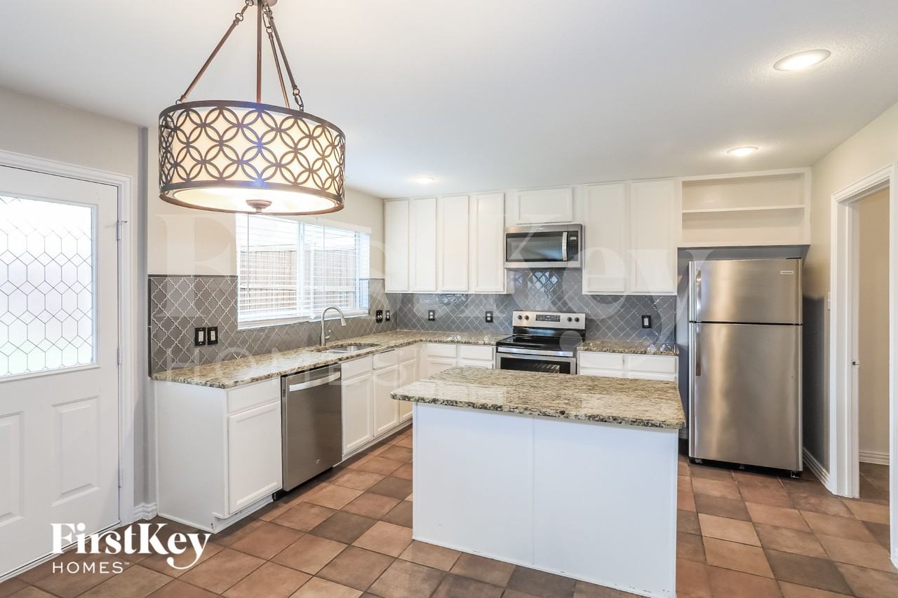 1809 Turtledove Dr - Photo 5 of 15