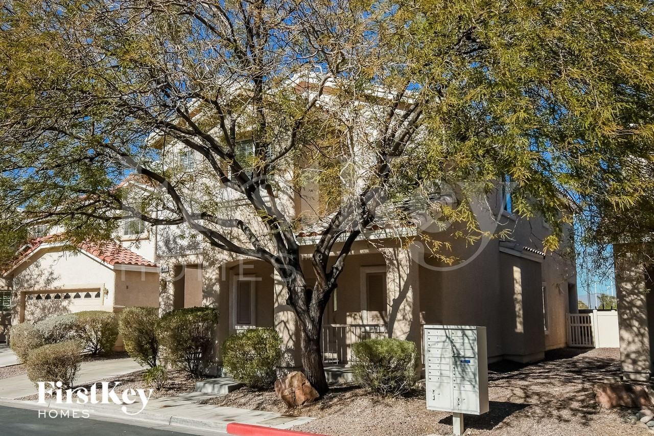 1680 Dark Wolf Ave - Photo 2 of 15
