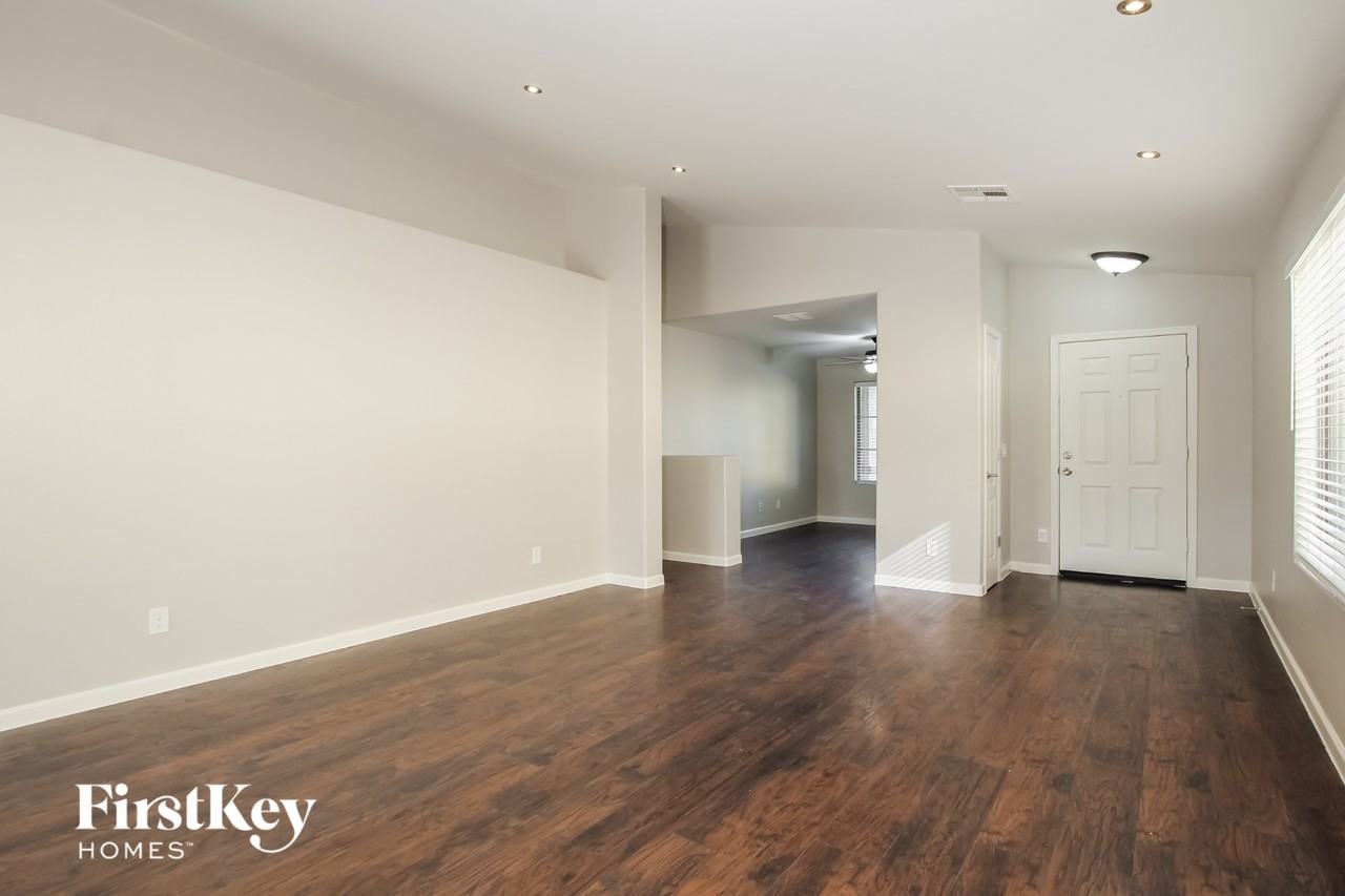 15137 W Bola Dr - Photo 4 of 15
