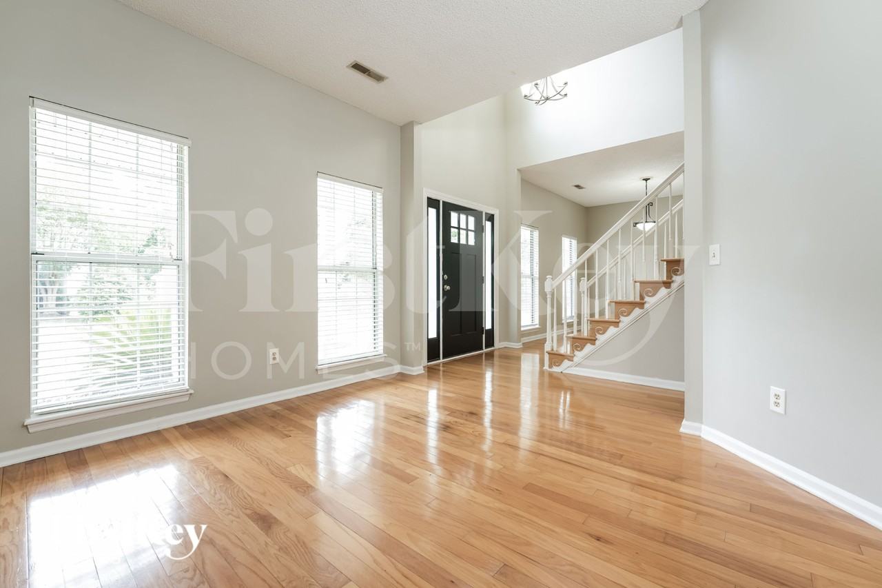 103 Monsarret Ln - Photo 4 of 19