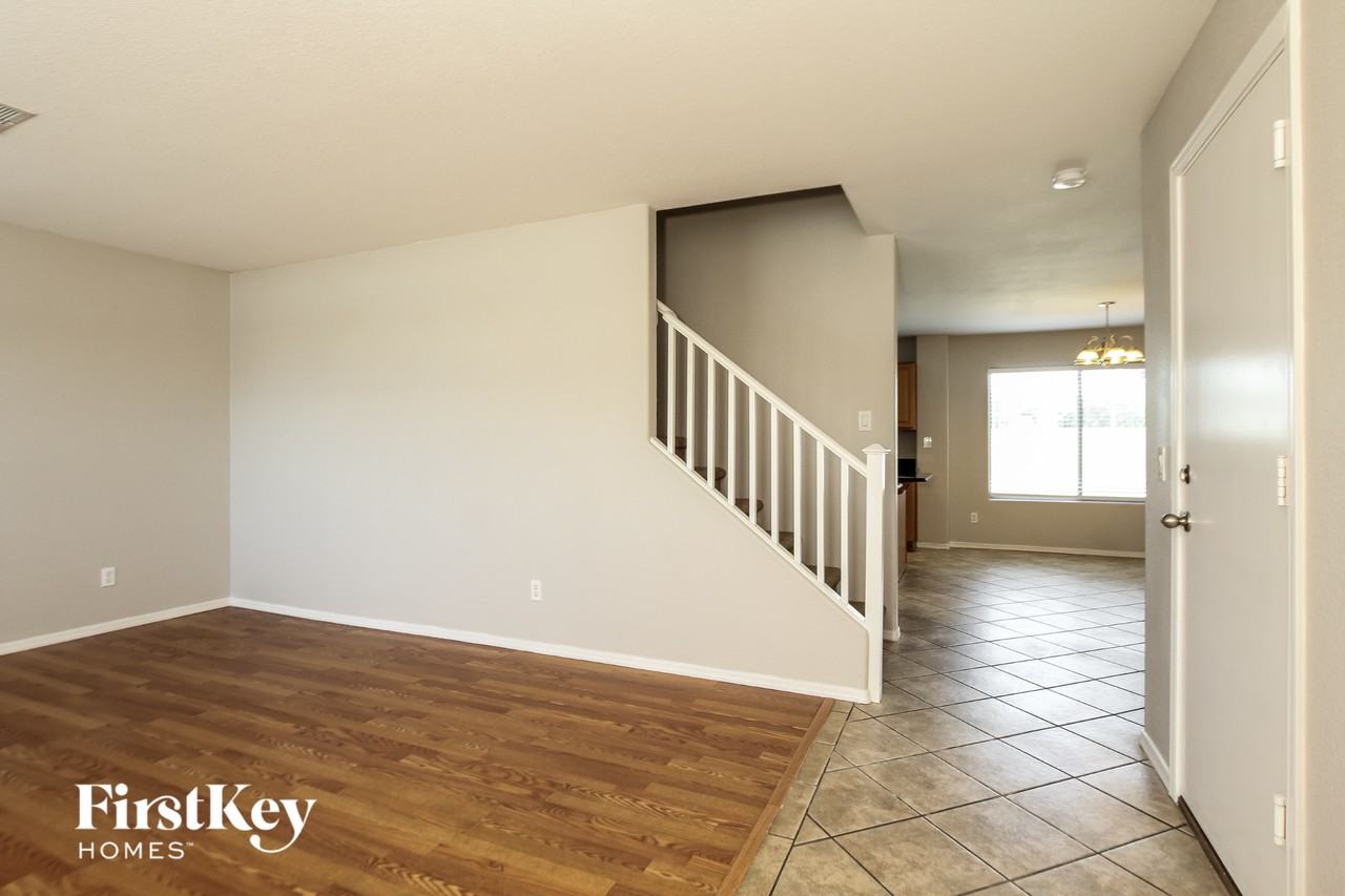 18039 N 89th Dr - Photo 3 of 14