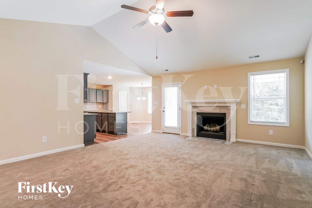 90 Voyage Cir - Photo 2 of 15