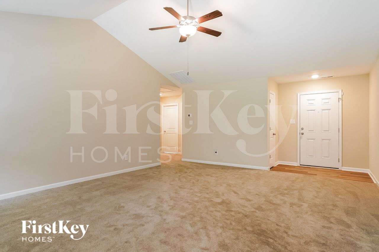 90 Voyage Cir - Photo 3 of 15