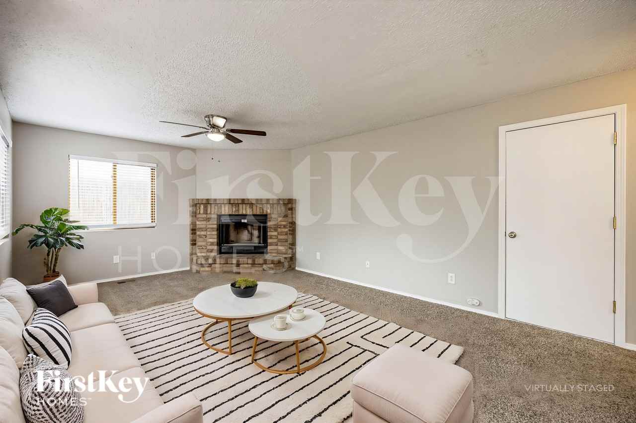 4115 Bowsprit Ln - Photo 3 of 19