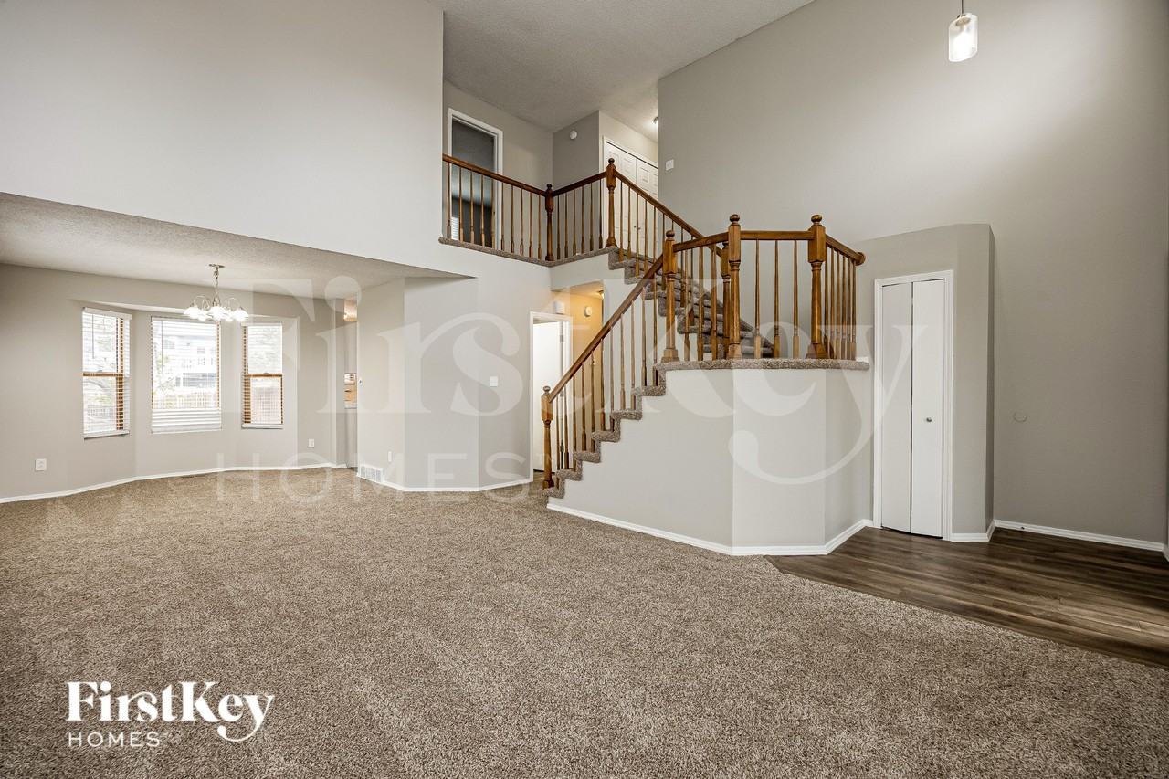 4115 Bowsprit Ln - Photo 4 of 19