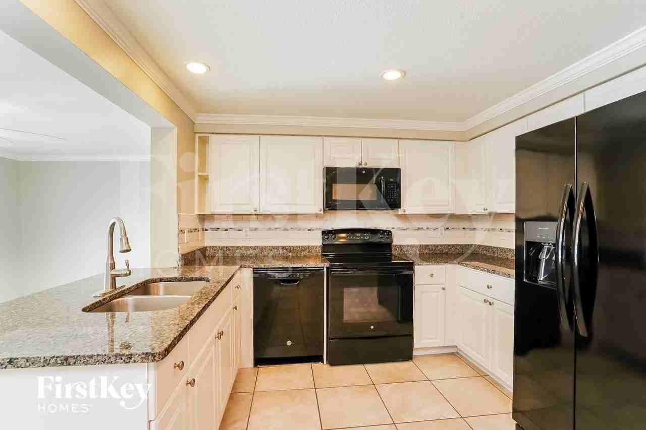 6719 Overlook Dr - Photo 5 of 15