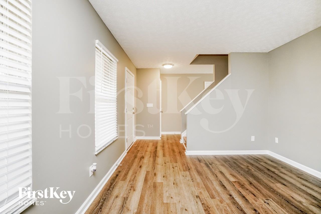 1388 Pepper Ln - Photo 2 of 15