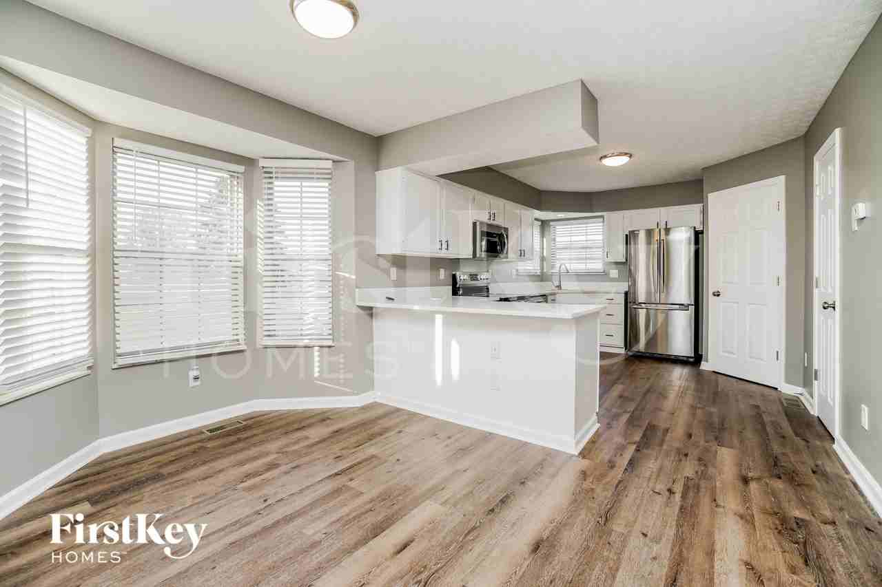 1388 Pepper Ln - Photo 5 of 15