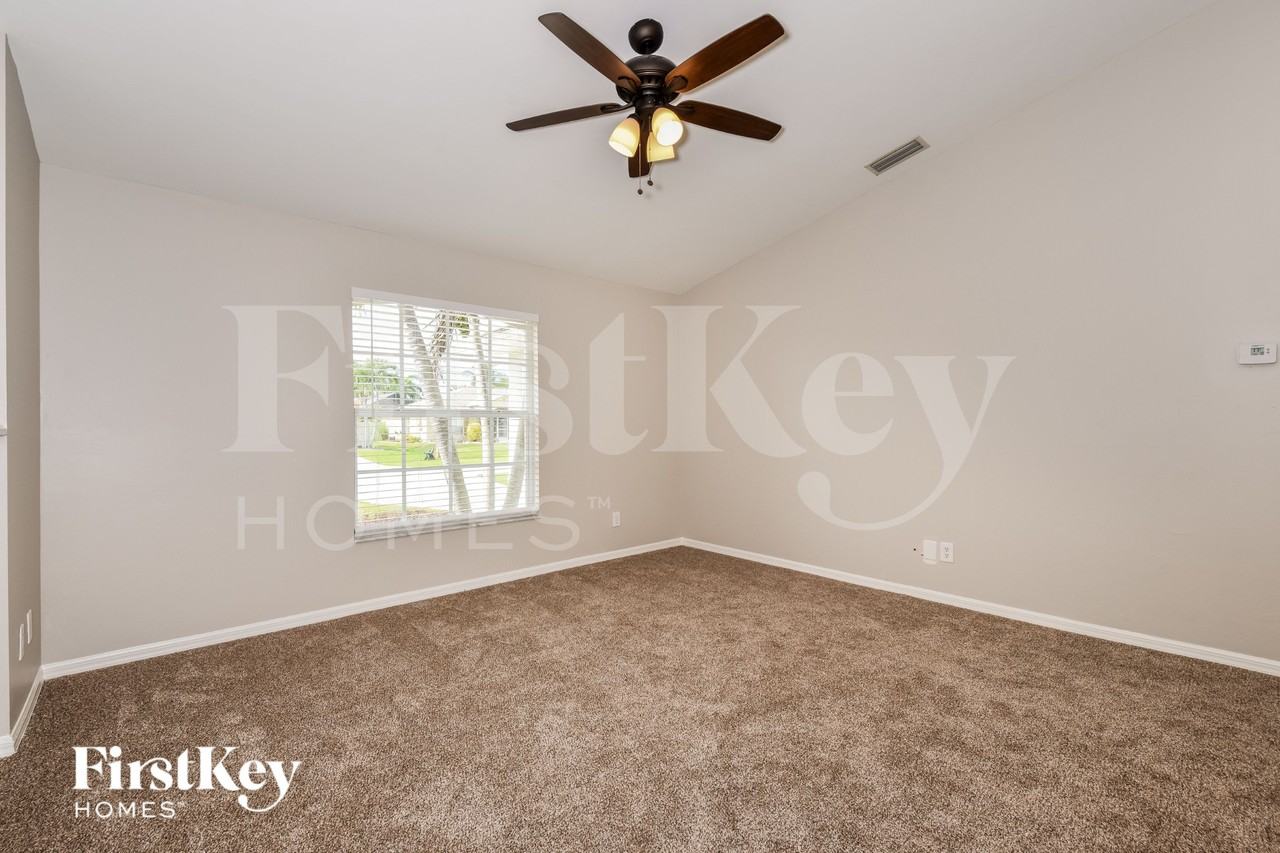 4829 Sw 24th Ave - Photo 4 of 18