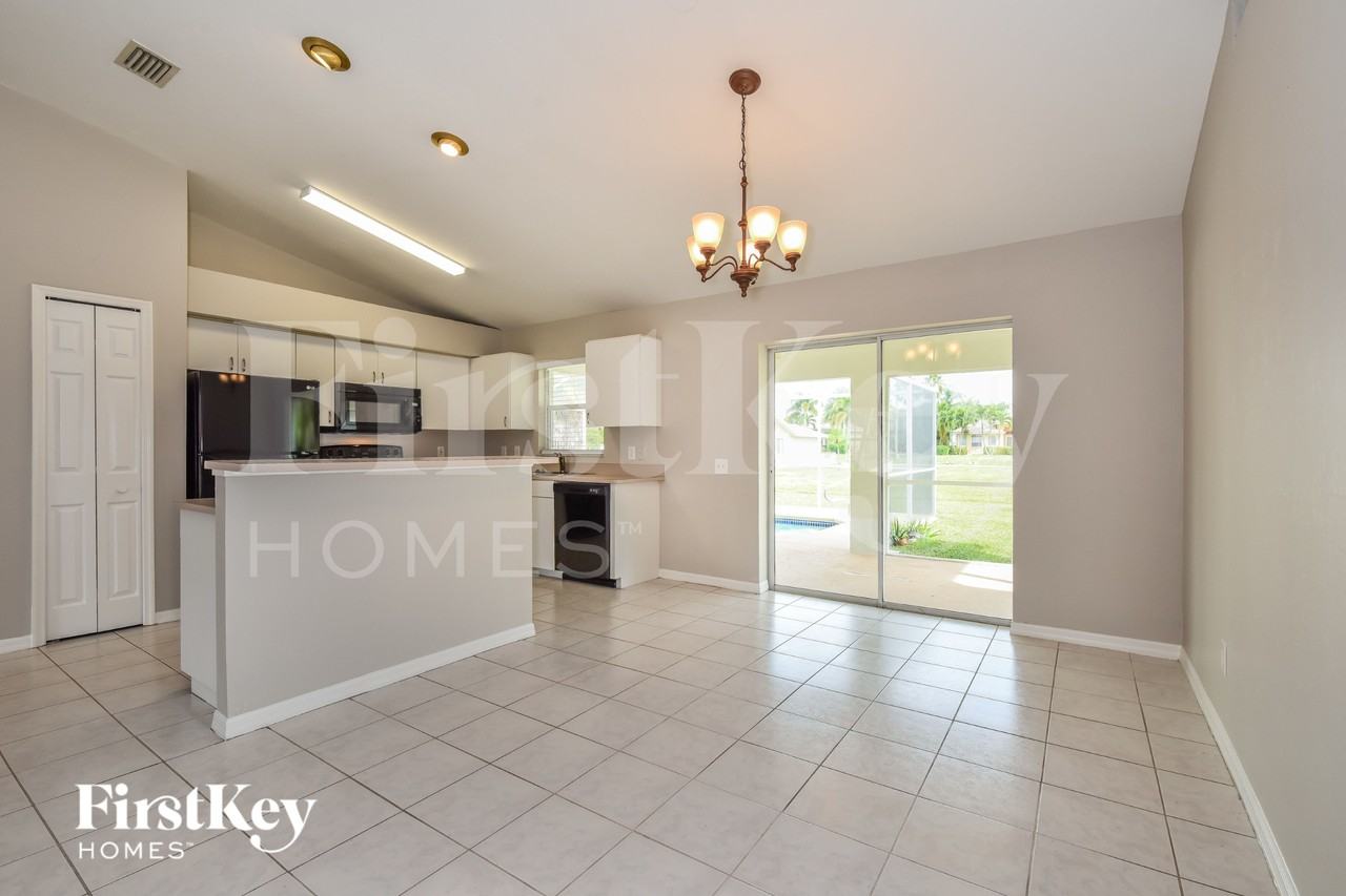 4829 Sw 24th Ave - Photo 6 of 18