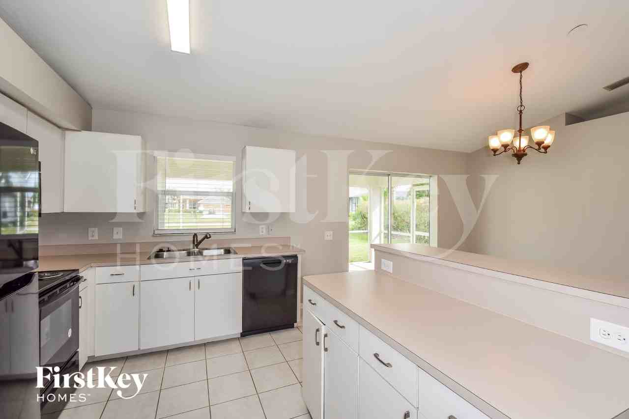 4829 Sw 24th Ave - Photo 7 of 18
