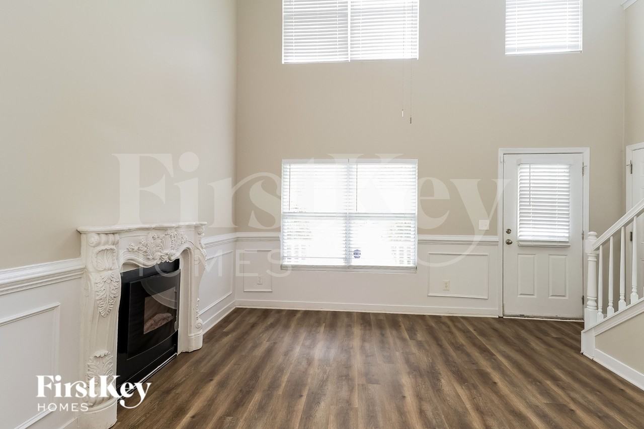 1427 Long Paw Ln - Photo 3 of 19