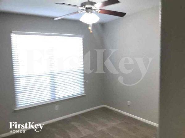 22530 Fosters Park Ct - Photo 7 of 10