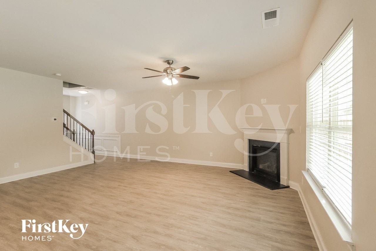 22 Celtic Ct - Photo 3 of 15