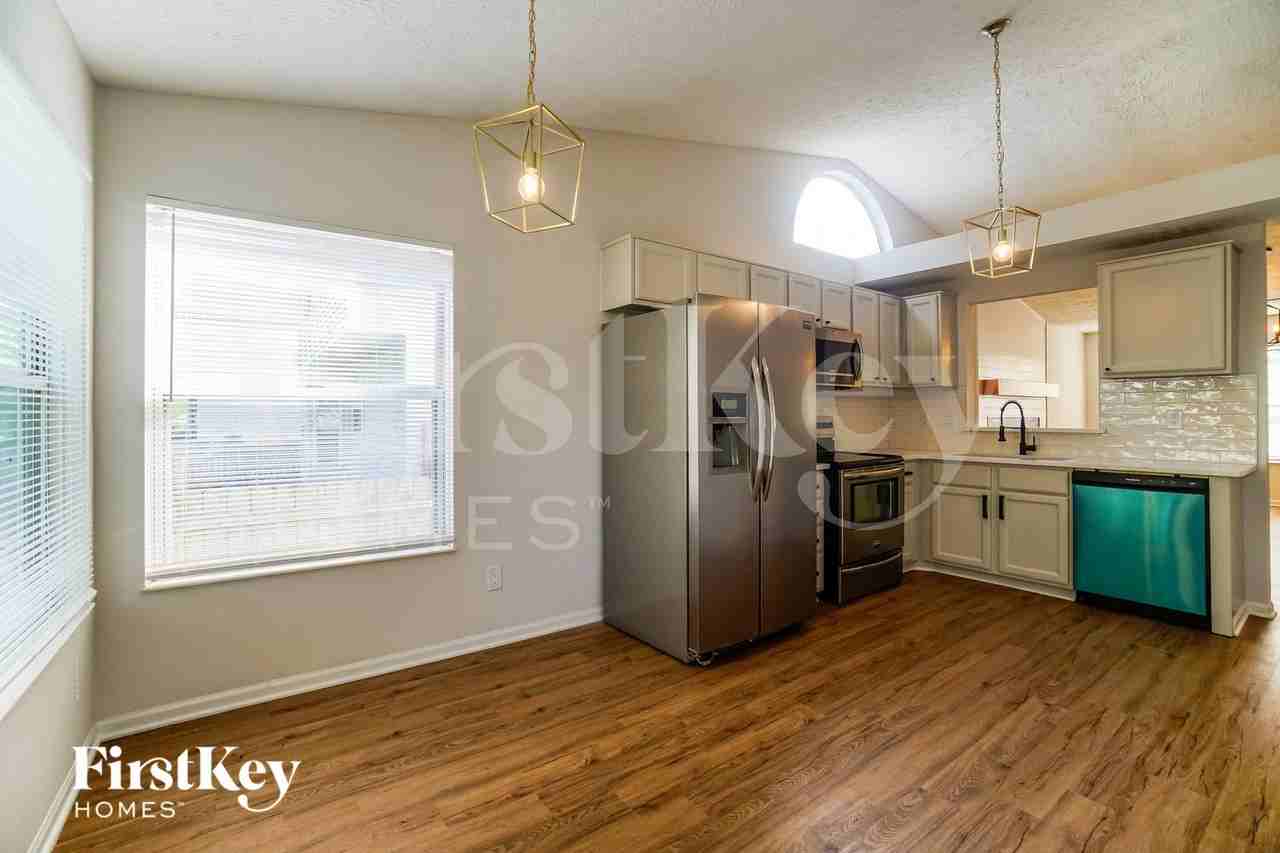 2333 Hunterstown Dr - Photo 6 of 15