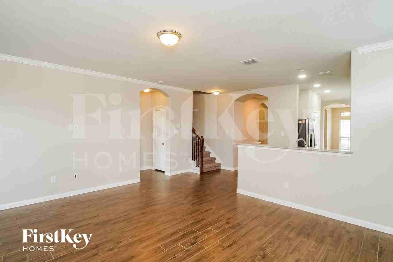 13206 Frio Parke - Photo 3 of 15