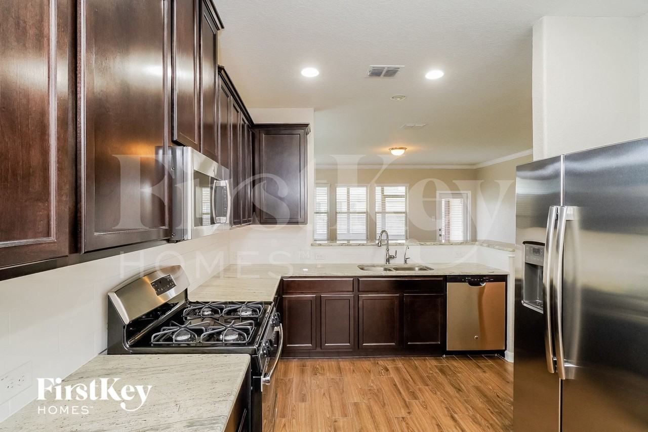 13206 Frio Parke - Photo 6 of 15