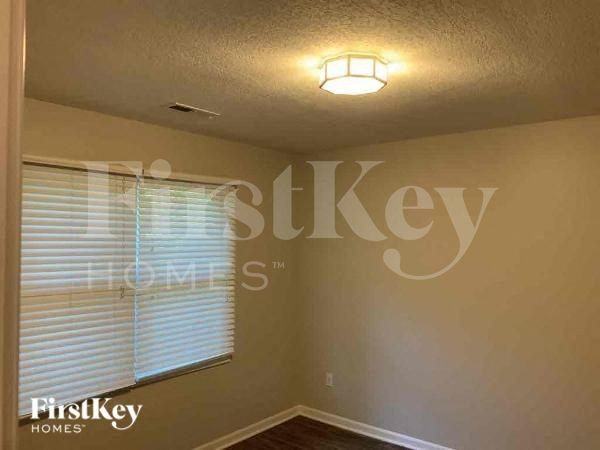 7708 Ne 74th Ter - Photo 4 of 11