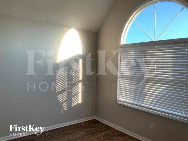 7708 Ne 74th Ter - Photo 7 of 11