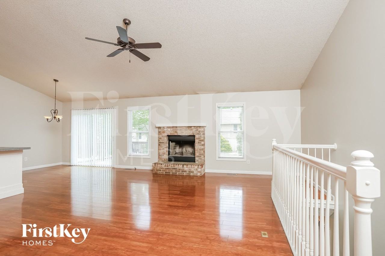 86 Gregory Ct - Photo 3 of 15